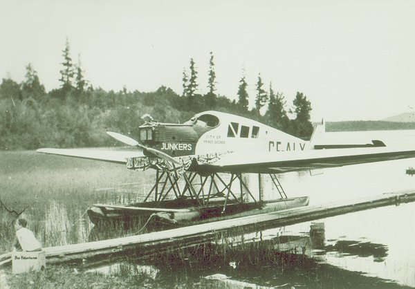 Junkers F.13 CF-ALX at 6 Mile Lake, 1930